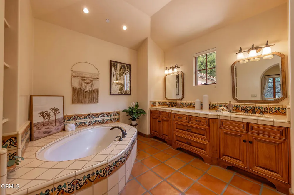 5180 Reeves Road Ojai, CA 93023