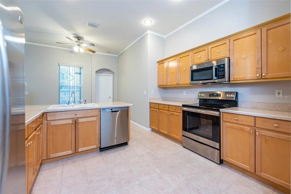 2634 BROOKVILLE DRIVE Valrico, FL 33596