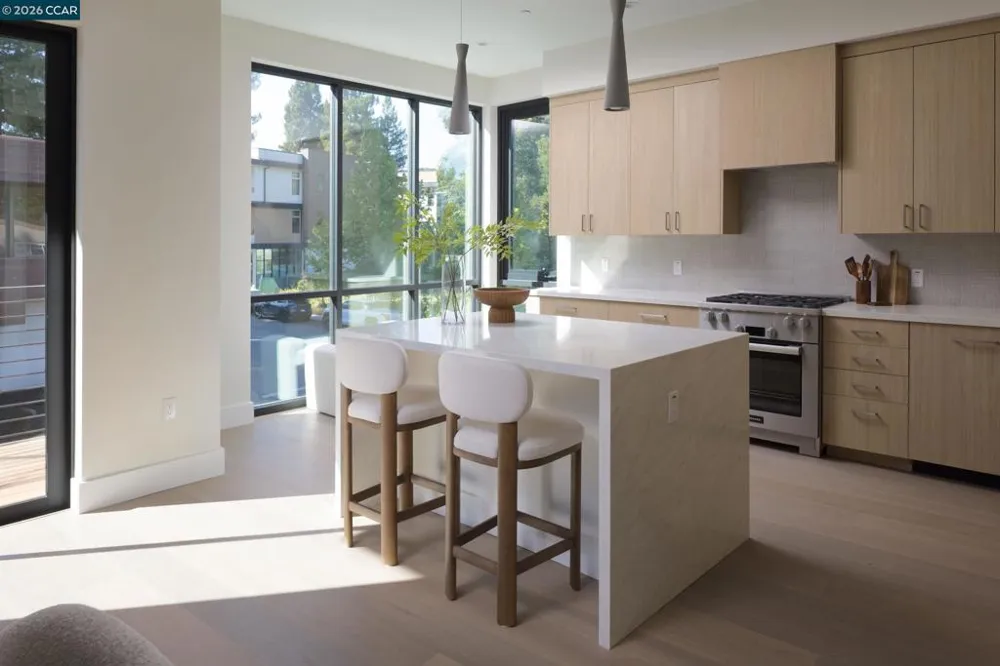 950 Hough Ave #303 Lafayette, CA 94549