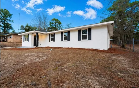 2422 Amsterdam Drive