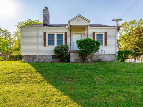 1123 Orangewood Avenue
