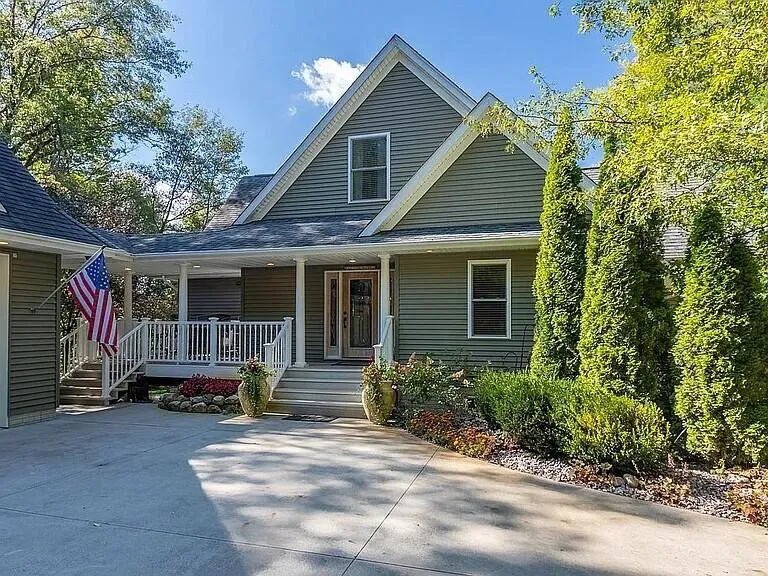 3518 E Long Lake Road Harrison, MI 48625