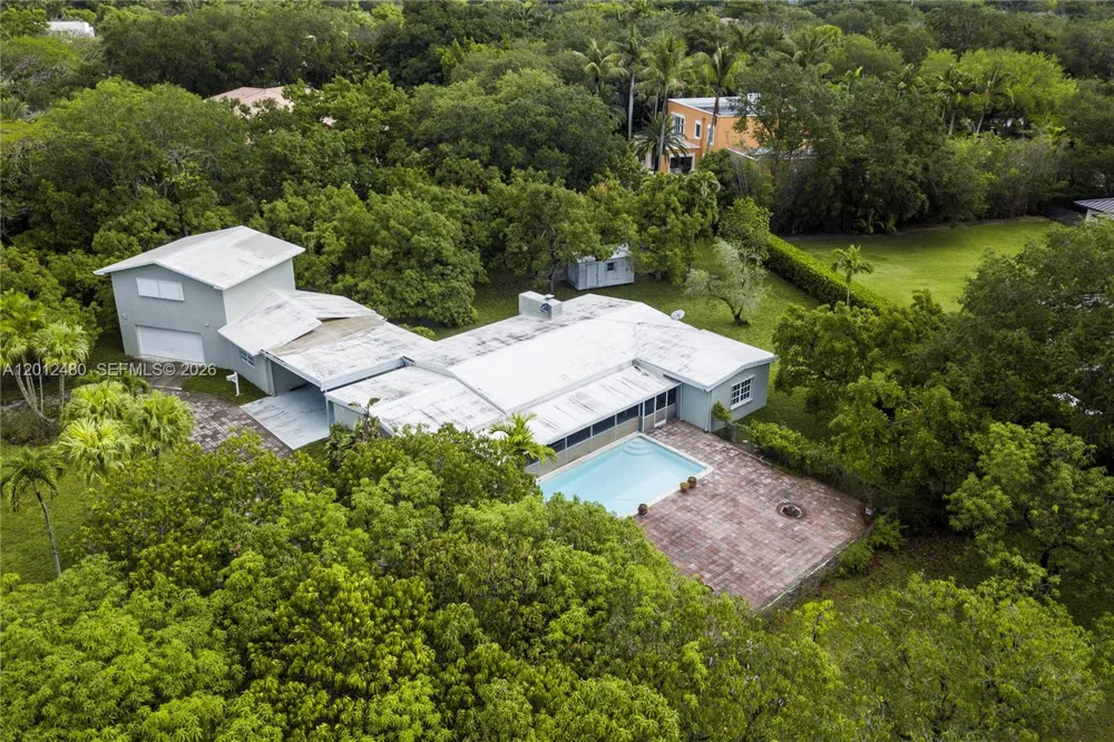 10851 SW 68th Ave Pinecrest, FL 33156