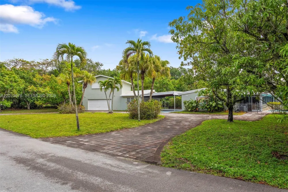 10851 SW 68th Ave Pinecrest, FL 33156