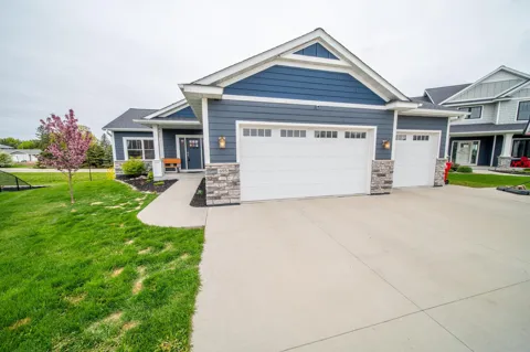 695 Marcus Pl NE