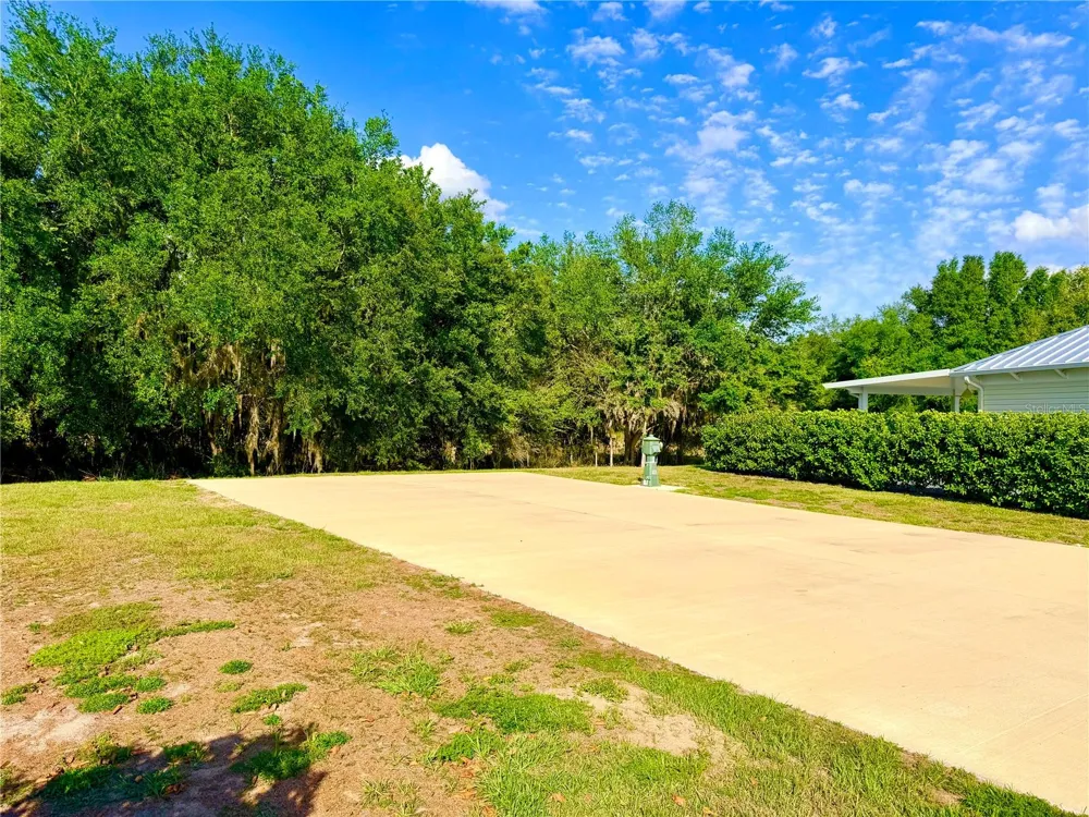 4933 SE 92ND BOULEVARD Webster, FL 33597
