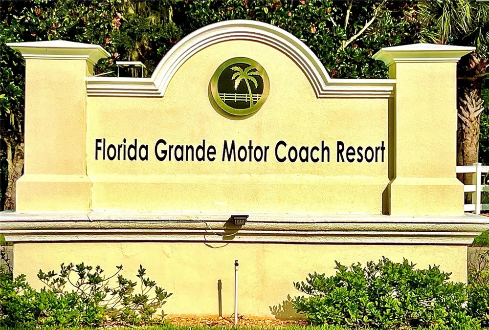 4933 SE 92ND BOULEVARD Webster, FL 33597