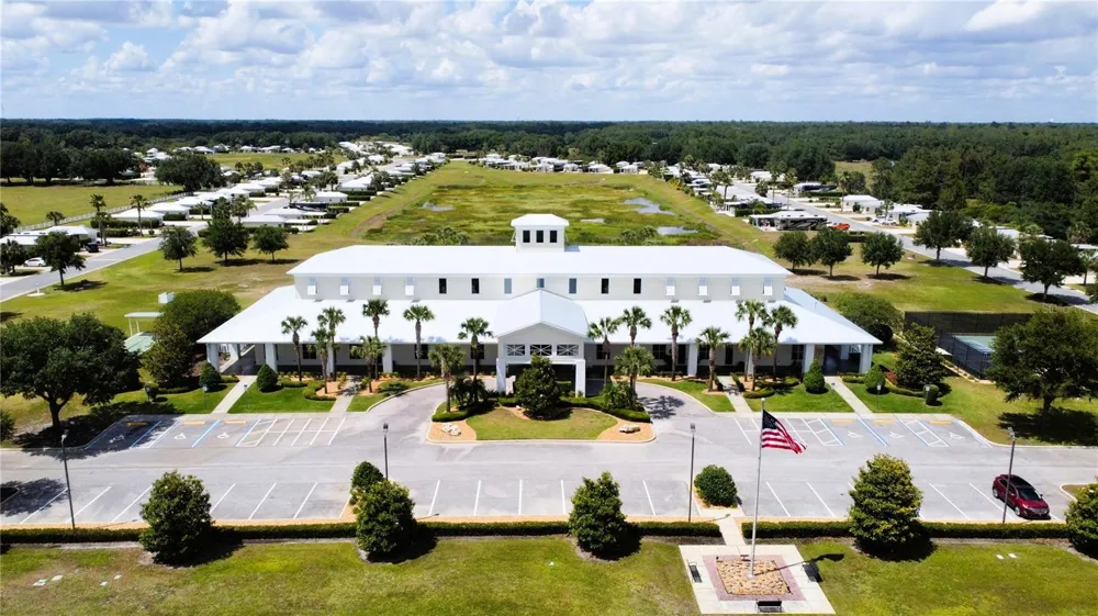4933 SE 92ND BOULEVARD Webster, FL 33597