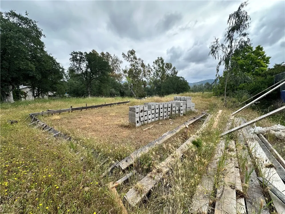585 Lodgeview Oroville, CA 95966