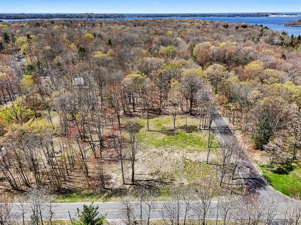4717 Lincoln Road Ludington, MI 49431