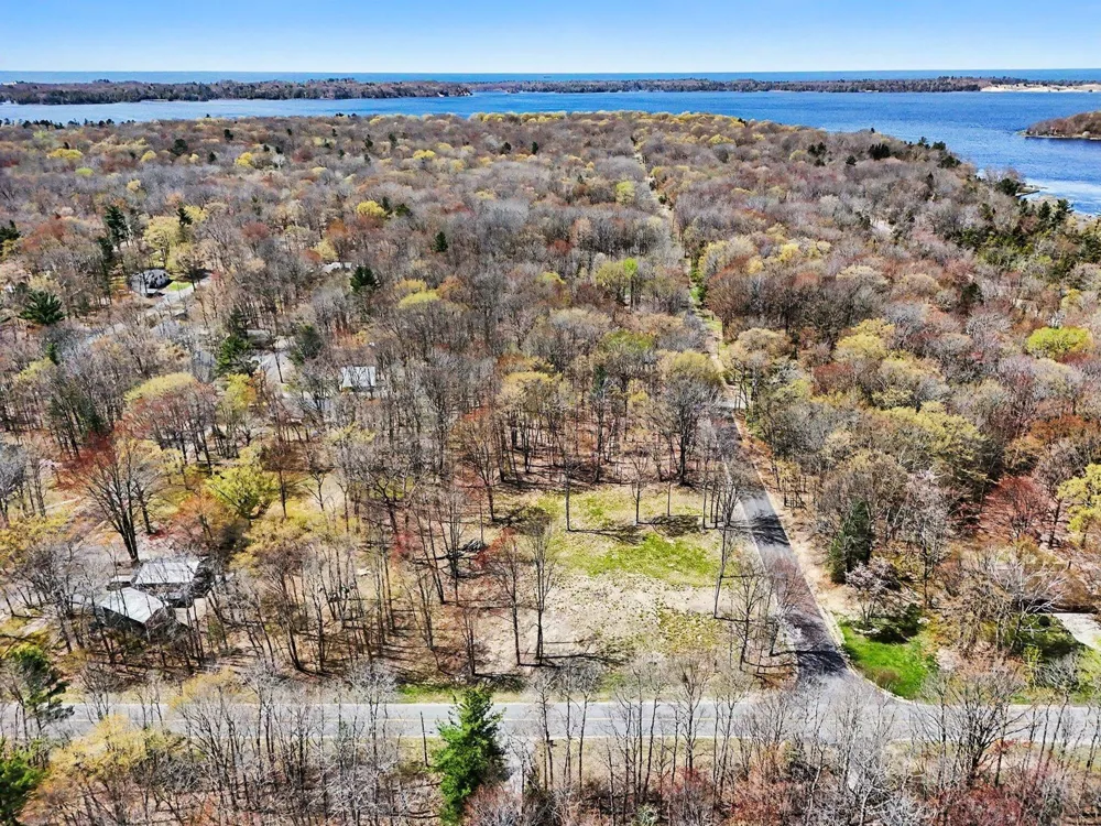 4717 Lincoln Road Ludington, MI 49431