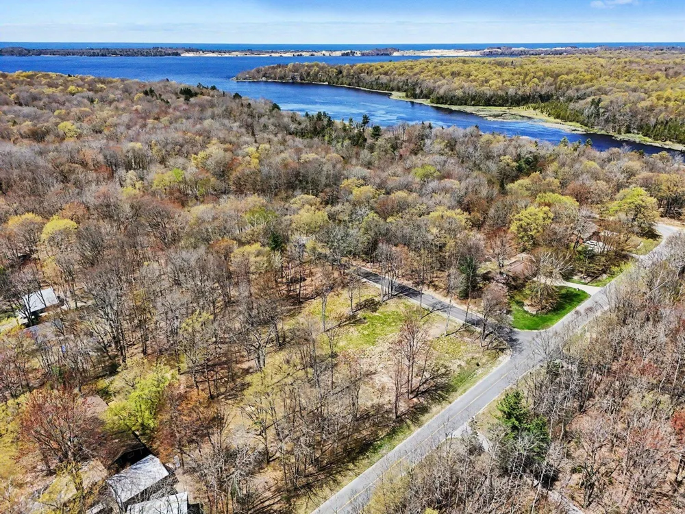 4717 Lincoln Road Ludington, MI 49431