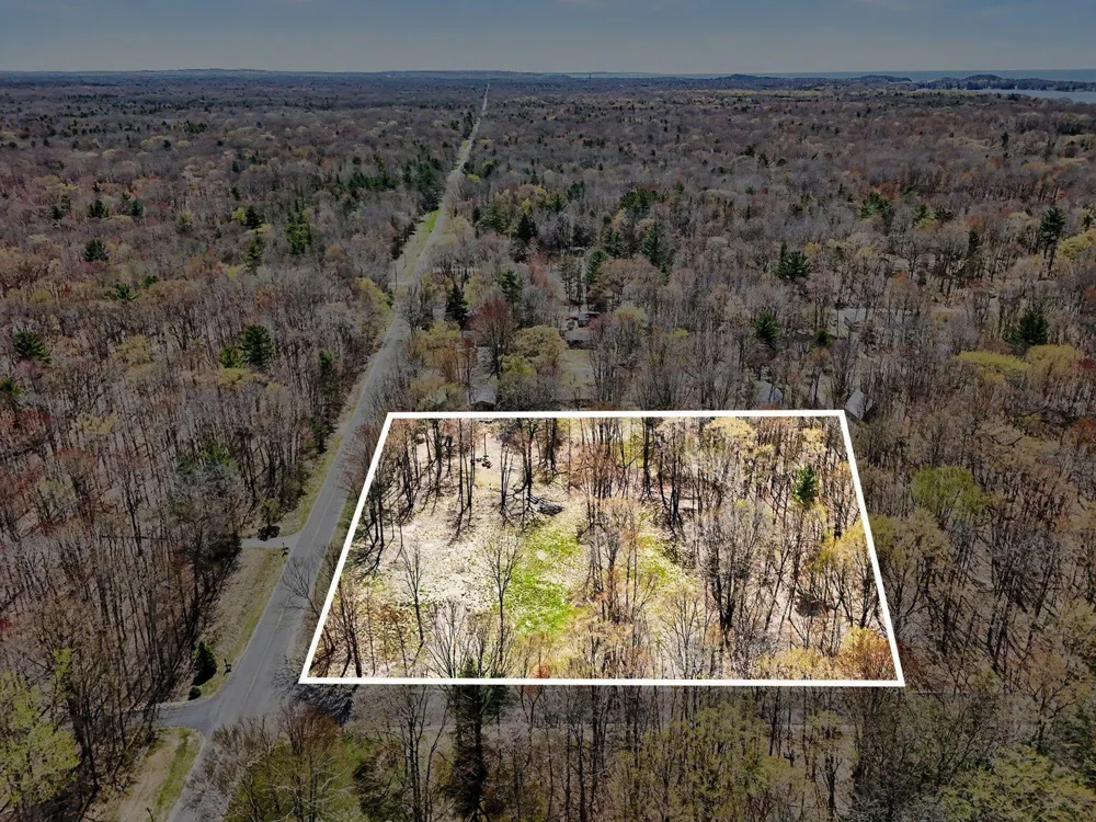 4717 Lincoln Road Ludington, MI 49431