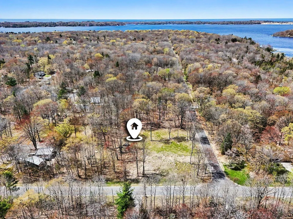 4717 Lincoln Road Ludington, MI 49431