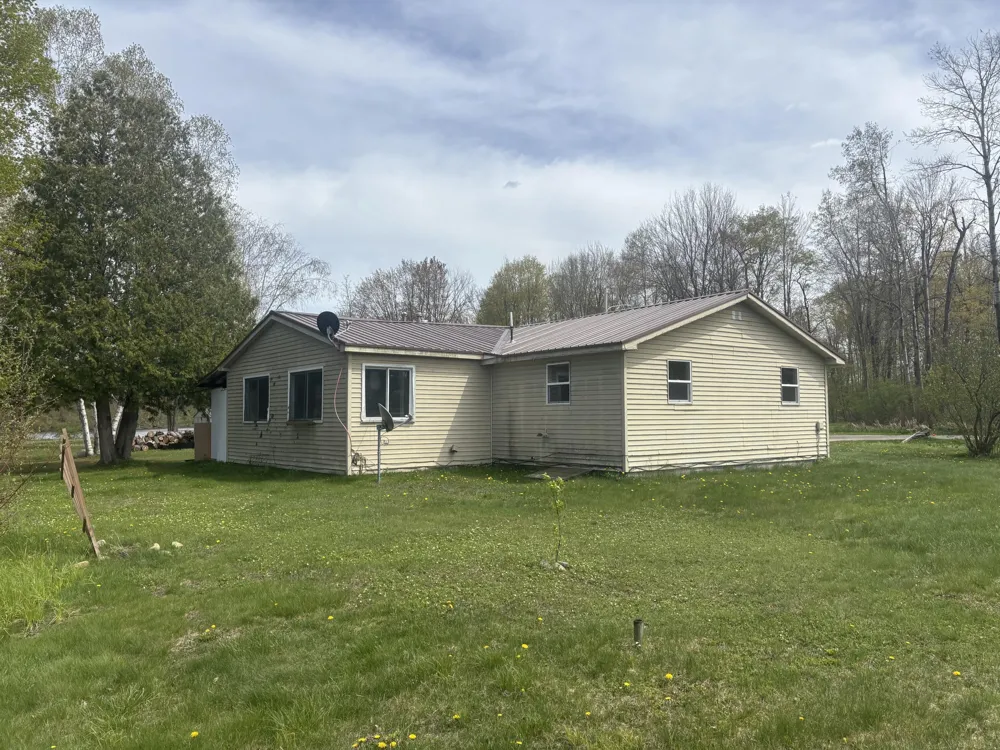 191 Haddix Boulevard #2981 Barryton, MI 49305