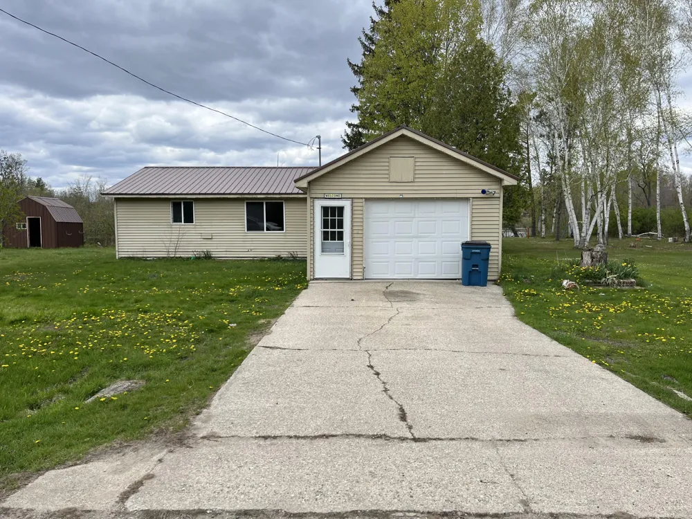191 Haddix Boulevard #2981 Barryton, MI 49305