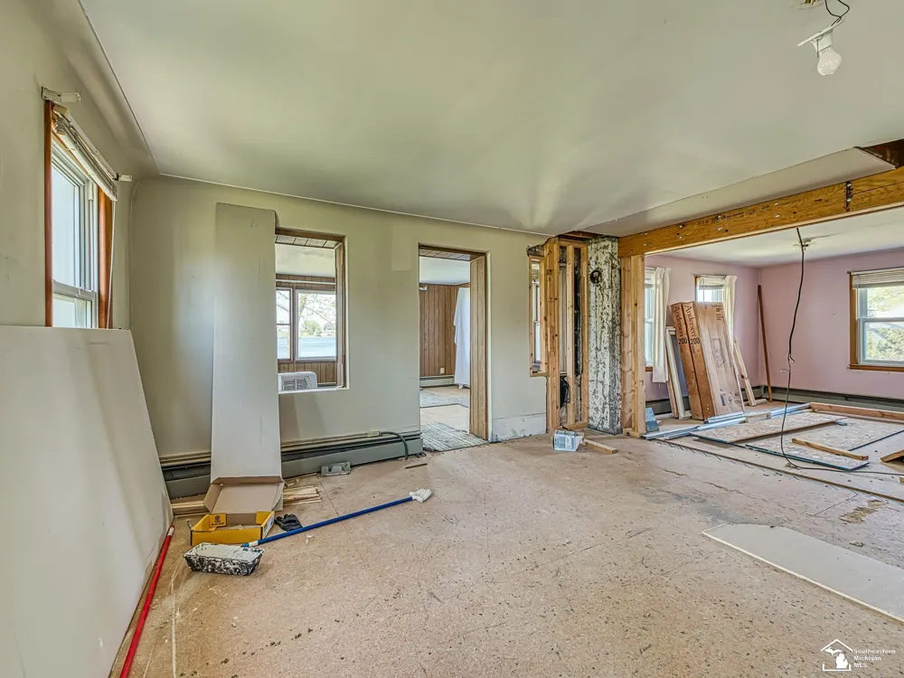 12050 Elmdale Drive Freedom Township, MI 48158