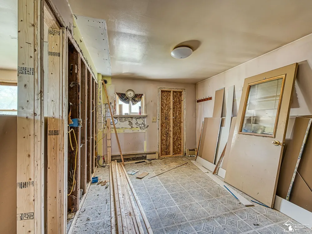 12050 Elmdale Drive Freedom Township, MI 48158