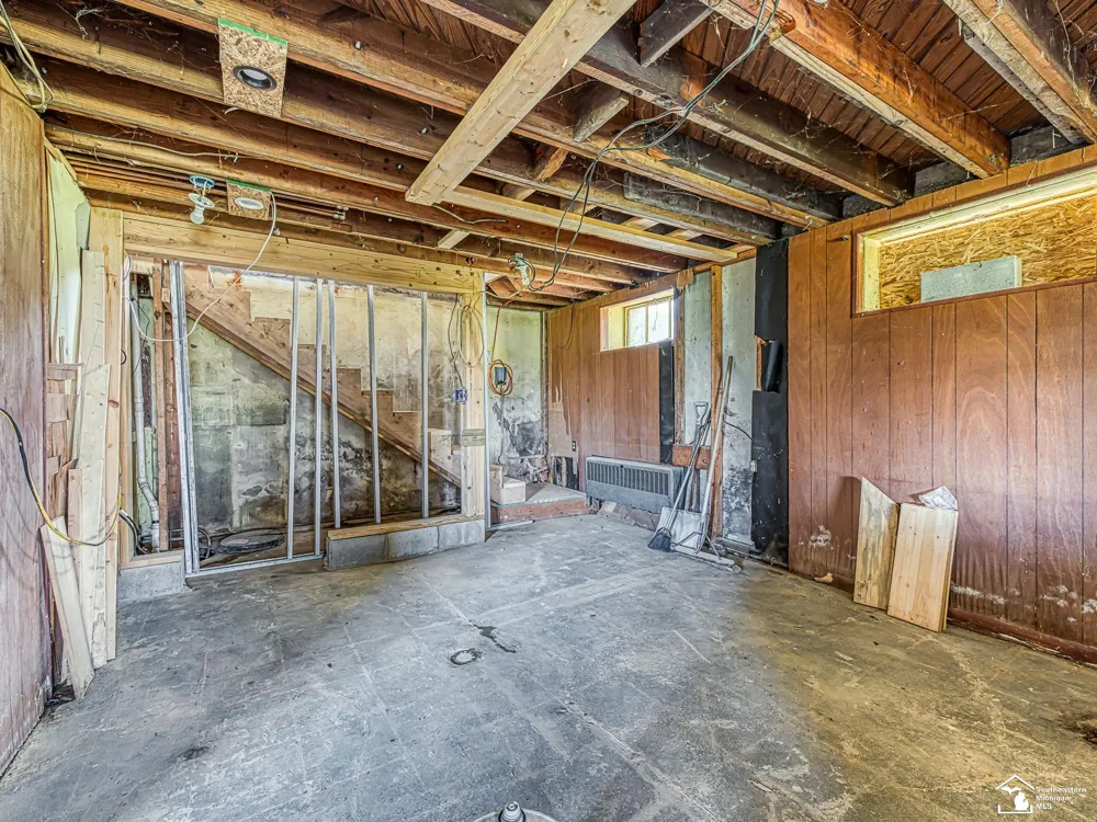 12050 Elmdale Drive Freedom Township, MI 48158