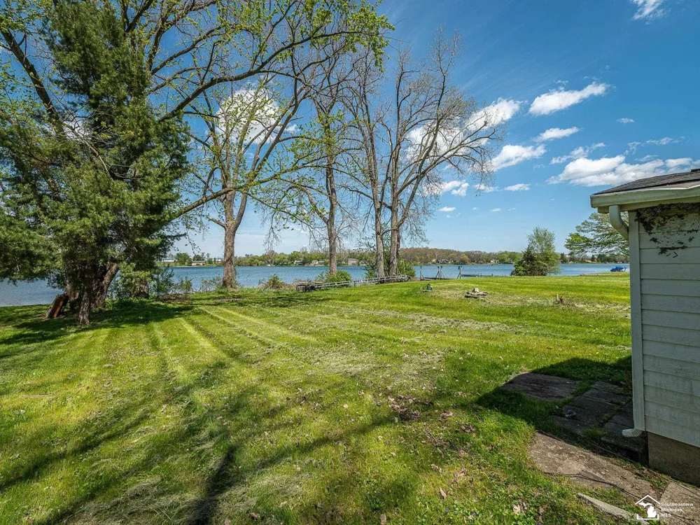 12050 Elmdale Drive Freedom Township, MI 48158