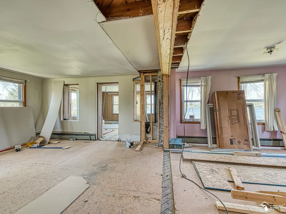 12050 Elmdale Drive Freedom Township, MI 48158