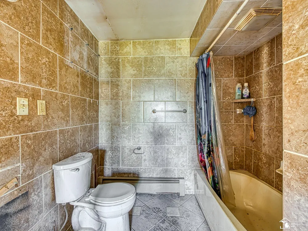12050 Elmdale Drive Freedom Township, MI 48158