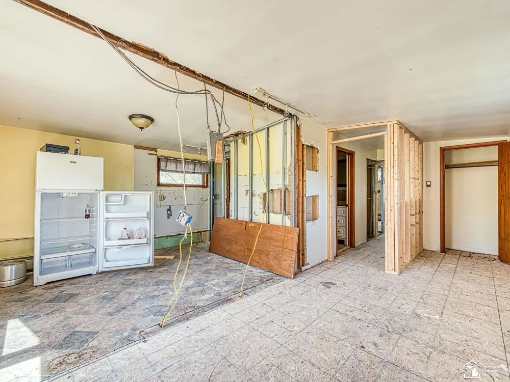 12050 Elmdale Drive Freedom Township, MI 48158