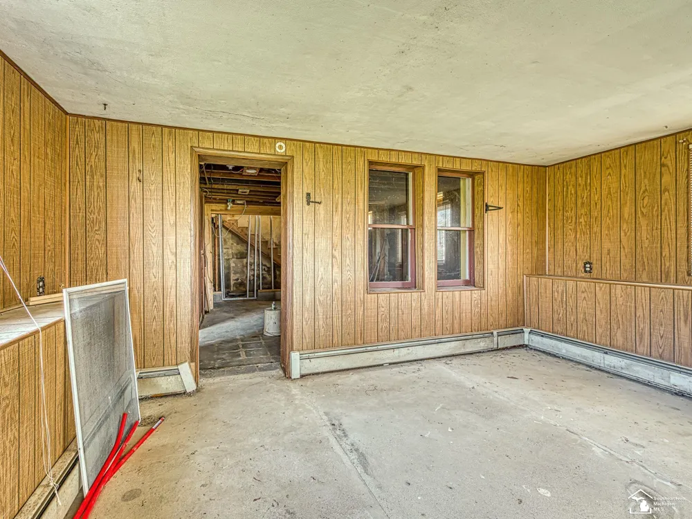 12050 Elmdale Drive Freedom Township, MI 48158