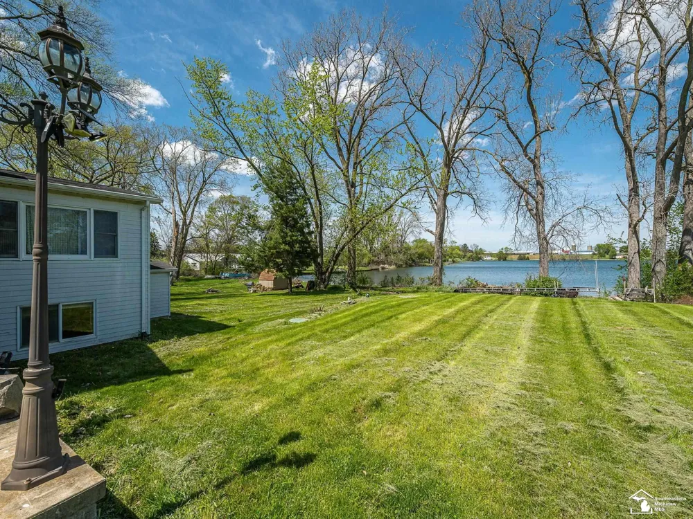 12050 Elmdale Drive Freedom Township, MI 48158