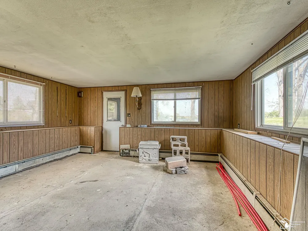 12050 Elmdale Drive Freedom Township, MI 48158