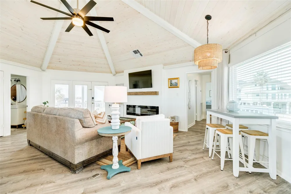 4230 Pirates Drive Galveston, TX 77554
