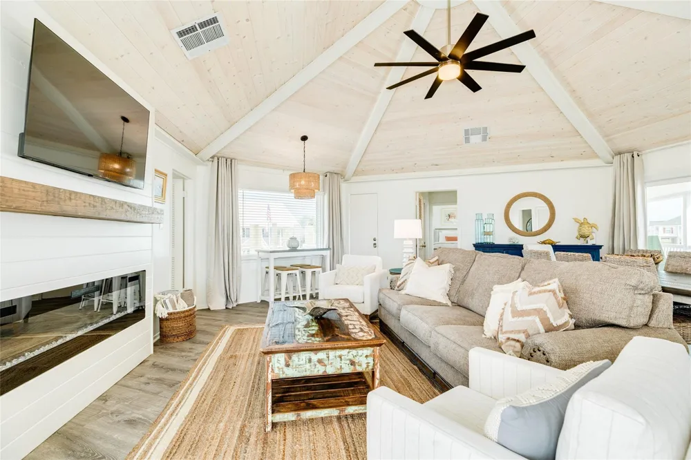 4230 Pirates Drive Galveston, TX 77554