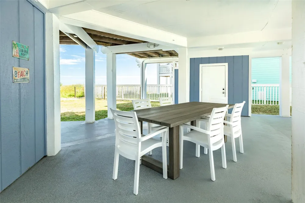 4230 Pirates Drive Galveston, TX 77554
