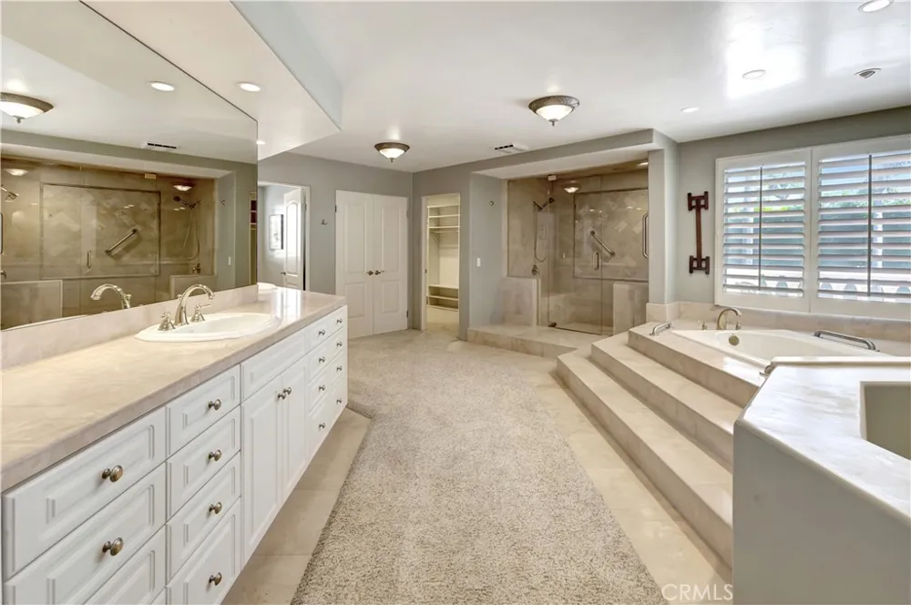 10762 Center Drive Villa Park, CA 92861