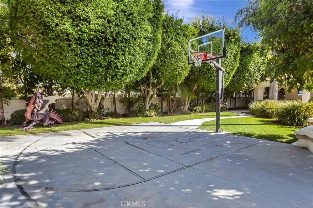 10762 Center Drive Villa Park, CA 92861