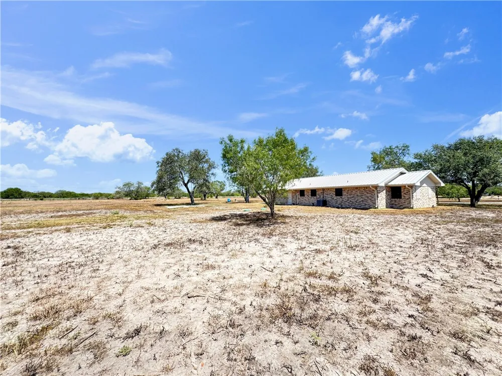 130 County Road 3211 Orange Grove, TX 78372