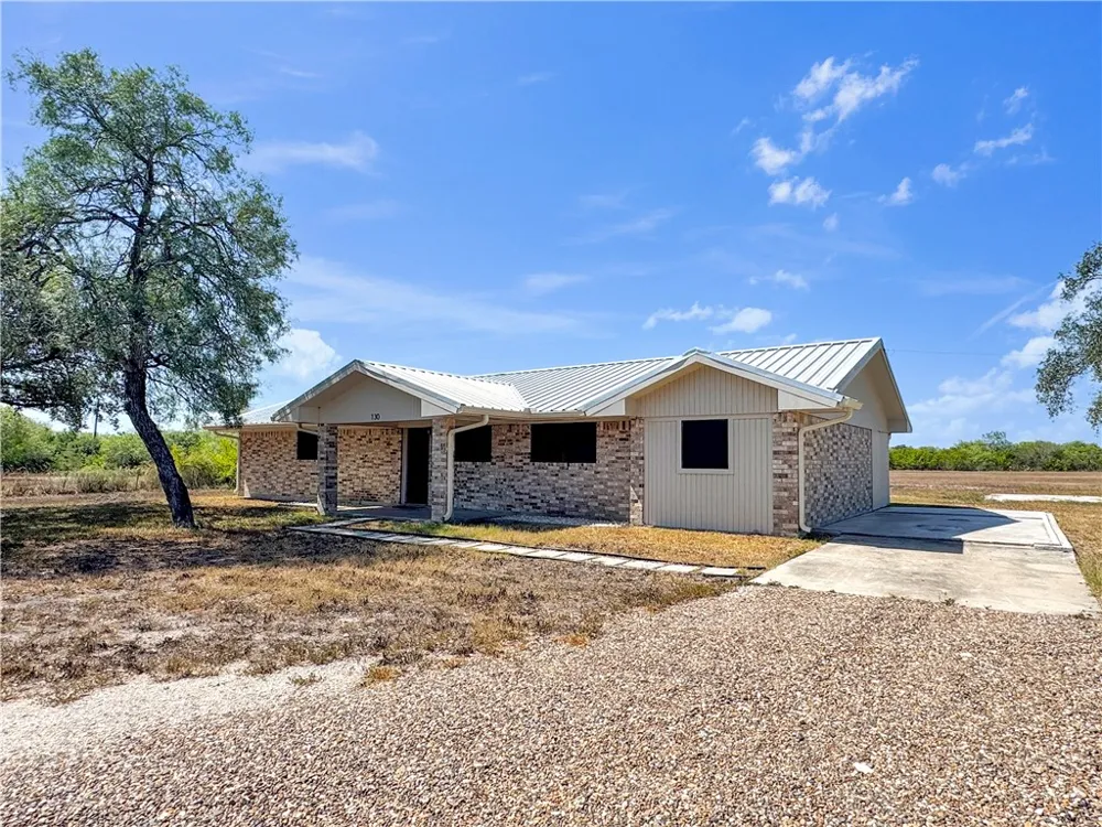 130 County Road 3211 Orange Grove, TX 78372