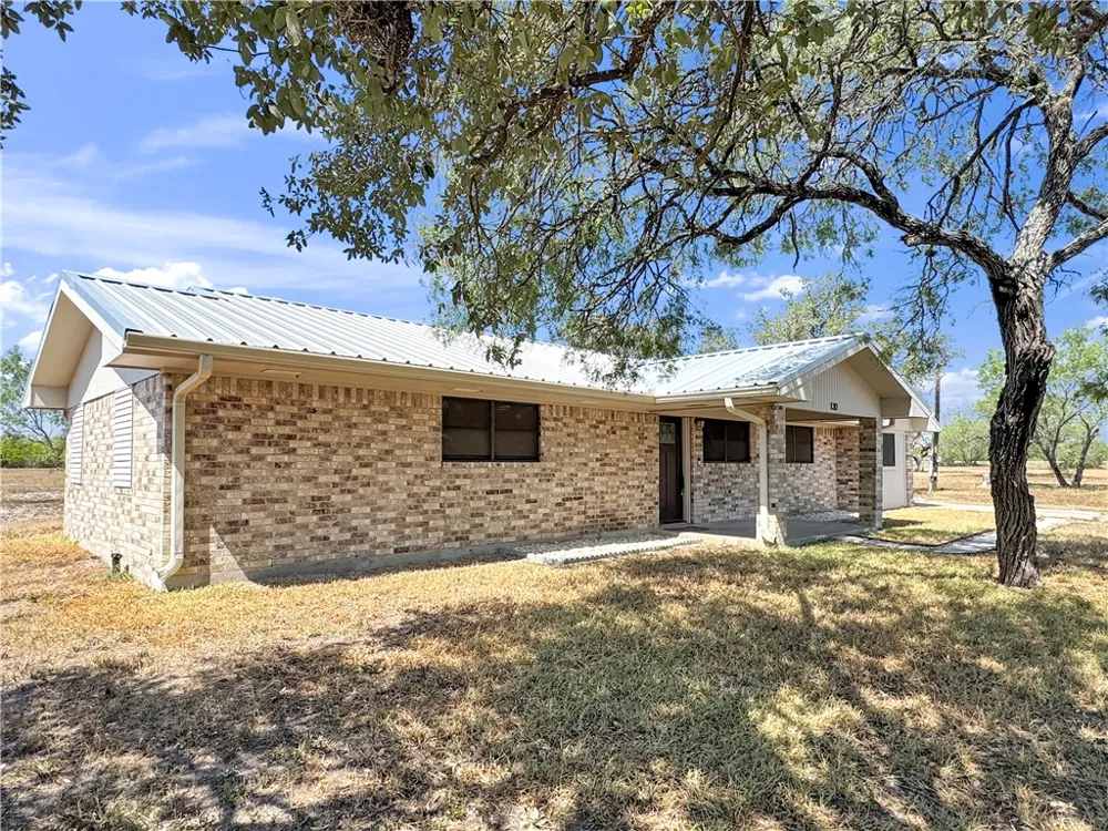 130 County Road 3211 Orange Grove, TX 78372