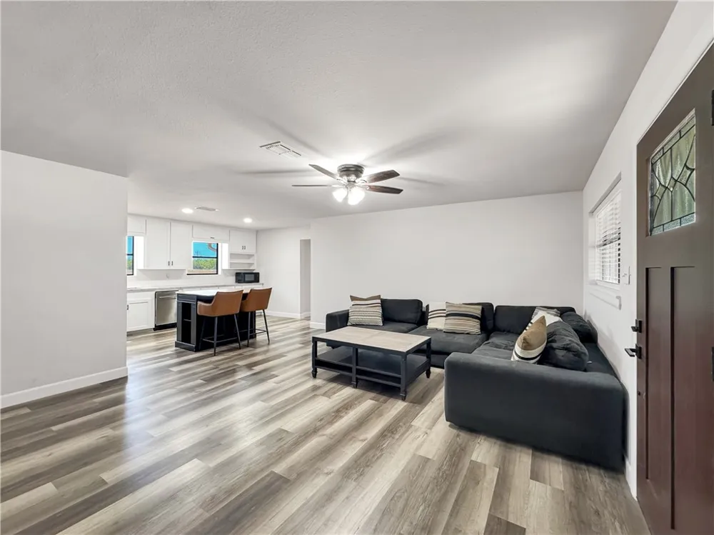 130 County Road 3211 Orange Grove, TX 78372
