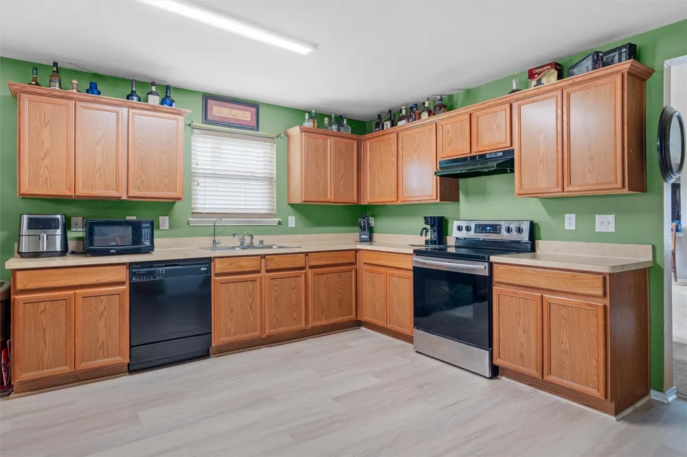424 Summer Tree Drive Hutchins, TX 75141