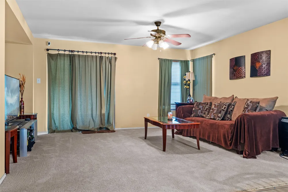 424 Summer Tree Drive Hutchins, TX 75141