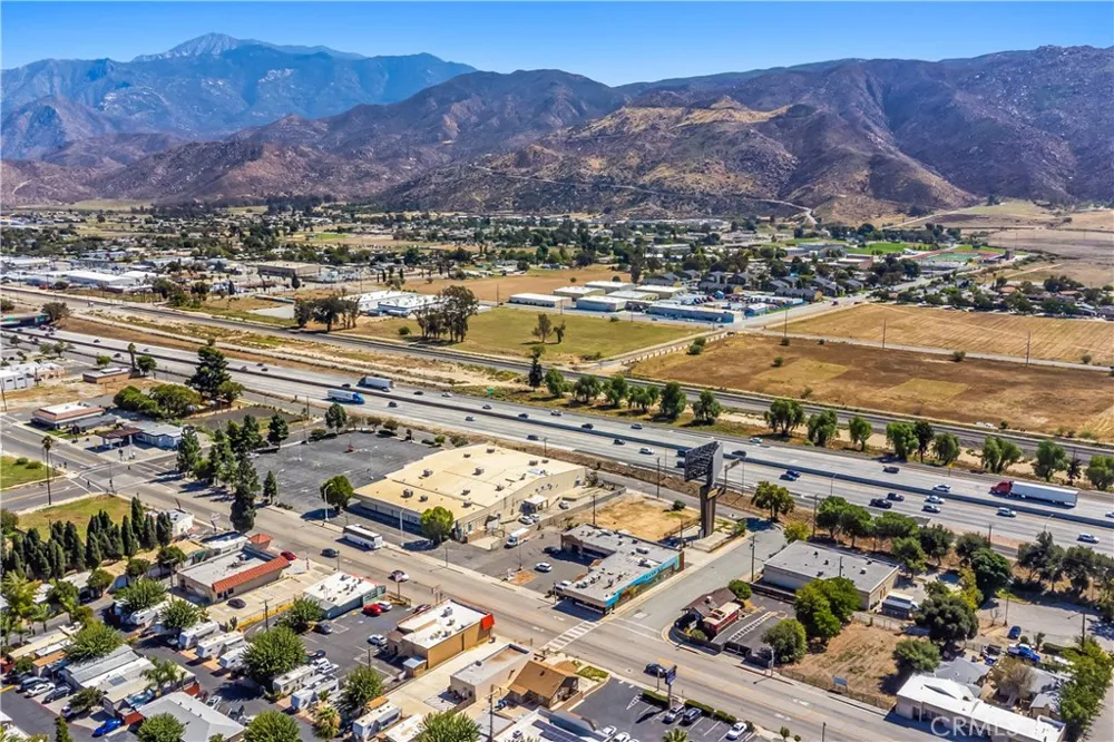 579 W Livingston Banning, CA 92220