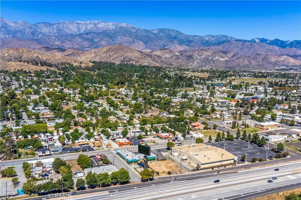 579 W Livingston Banning, CA 92220