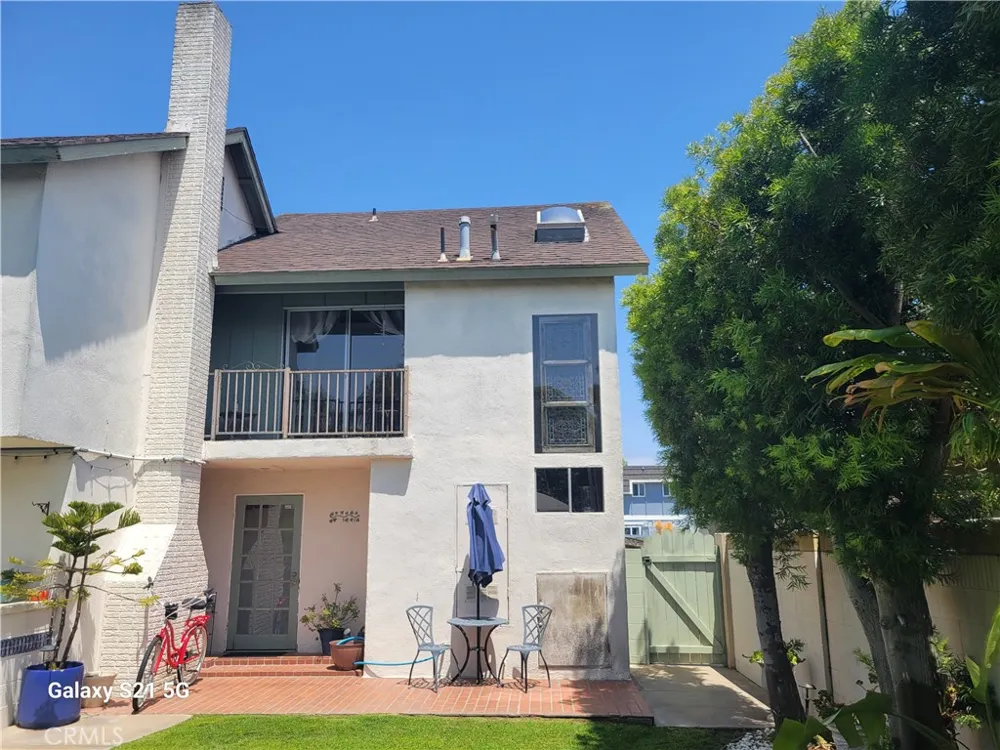 21171 Lochlea Lane Huntington Beach, CA 92646