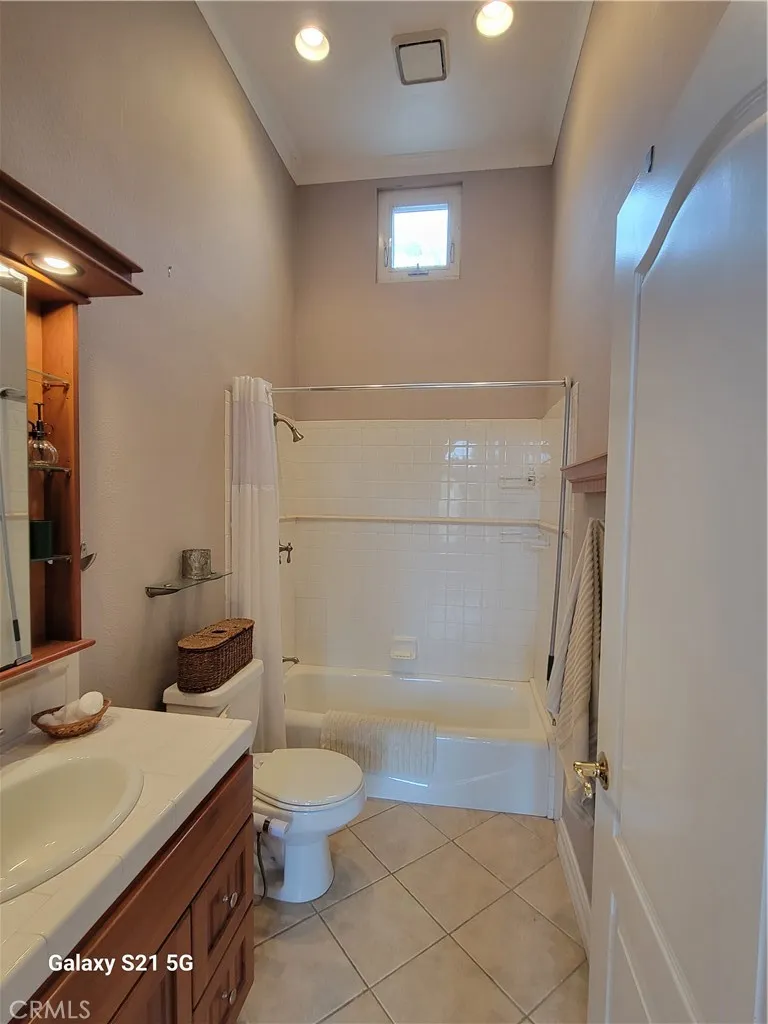 21171 Lochlea Lane Huntington Beach, CA 92646