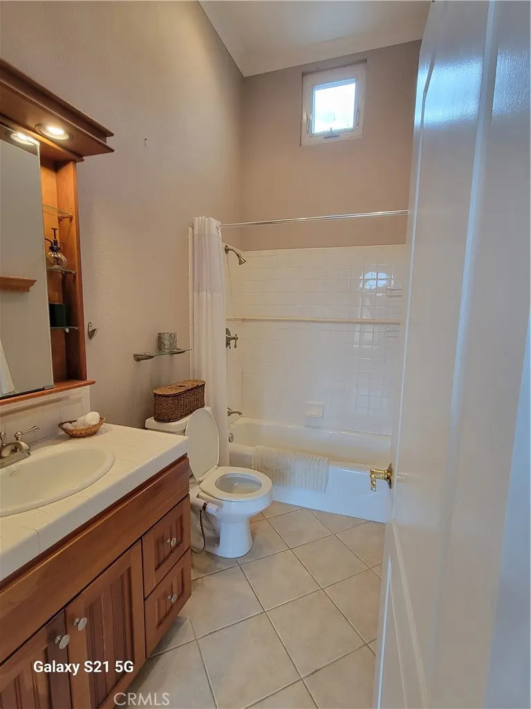 21171 Lochlea Lane Huntington Beach, CA 92646
