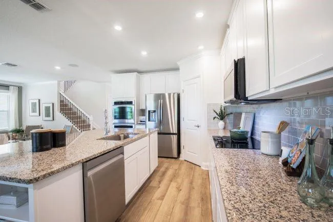 30621 PRESTWICK AVENUE Sorrento, FL 32776