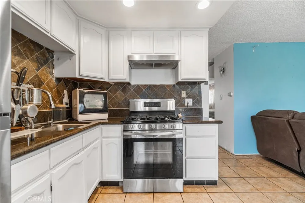 3325 Santa Fe Avenue #110 Long Beach, CA 90810