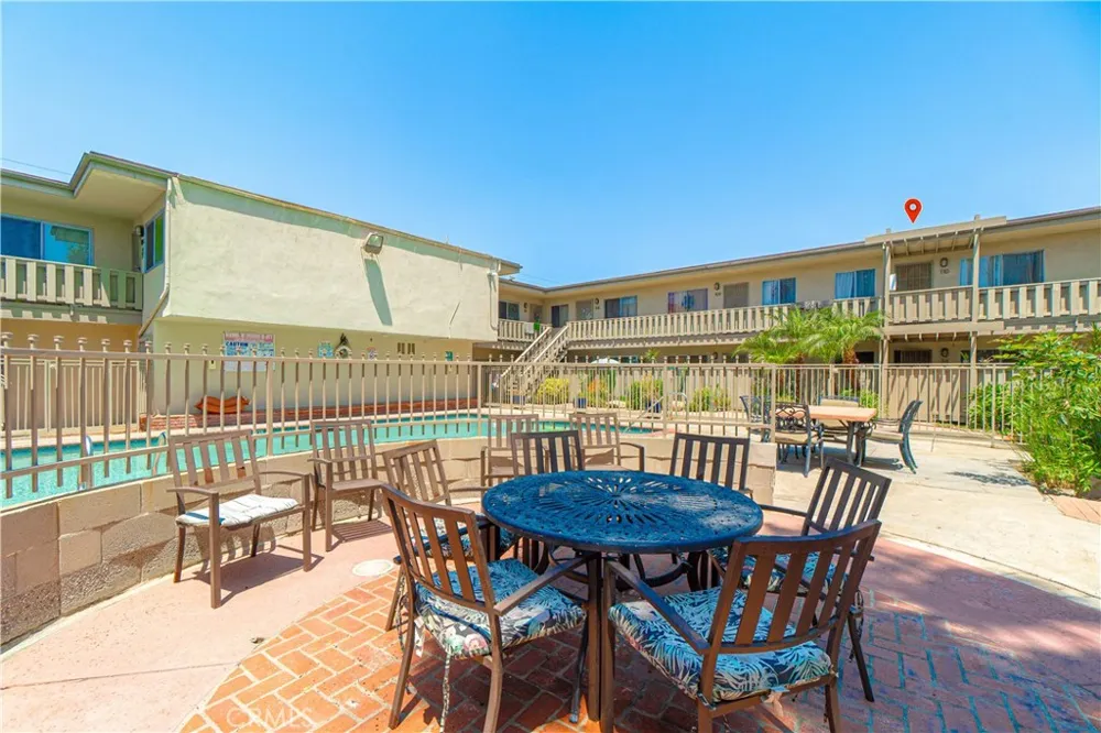 3325 Santa Fe Avenue #110 Long Beach, CA 90810