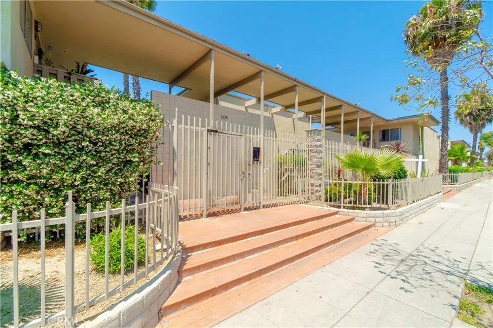 3325 Santa Fe Avenue #110 Long Beach, CA 90810